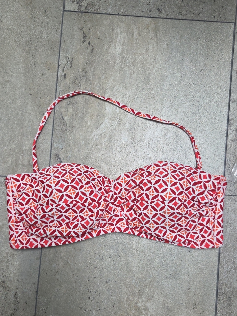 STYLUS Red and White Geometric Bandeau Bikini Top